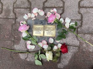 Stolpersteine für Anna und Louis Schönthal